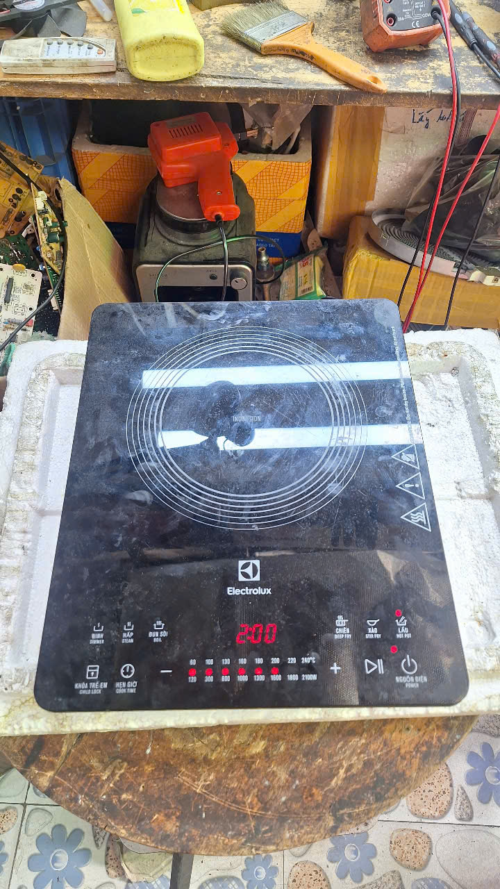 Sửa Bếp Từ Đơn Electrolux Không Nóng – Bếp Hiện Số Nhưng Không Nấu
